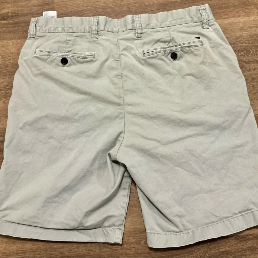 Tommy Hilfiger Men's Light Tan Flat Front Shorts - Picture 5 of 11